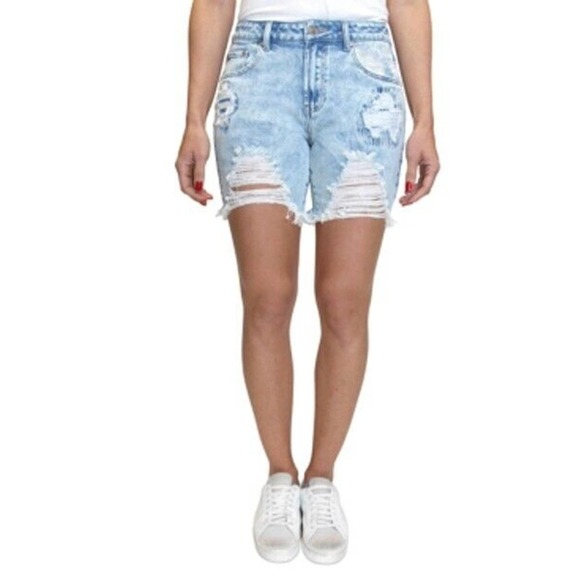 JR536 Almost Famous Blue Juniors' Ripped Denim Bermuda Shorts Size 1 - Picture 1 of 3
